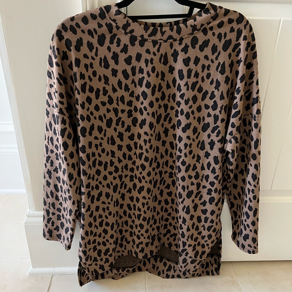 Leopard top
